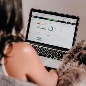 6 Ways To Invest In Your Business This Year To Maximize Growth, invest in starting a small business, tips for small business owners, women entrepreneur inspiration and motivation, #businesstips, #businessideas, #smallbusiness, #entrepreneur