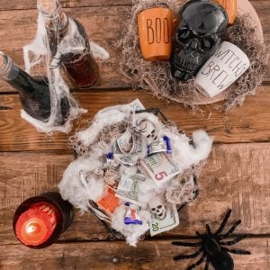 HOW TO SAVE MONEY THIS HALLOWEEN: 27 TRICKS THAT'LL FEEL LIKE A TREAT, halloween spending, halloween shopping hacks, keep candy sales low, ways to save money and have a frugal but spooky and festive halloween, ways to save money on halloween costumes and with kids as a family, #halloween, #budgethalloween, #moneytips, #savemoney, #savingmoneytips, #personalfinances, #frugalliving