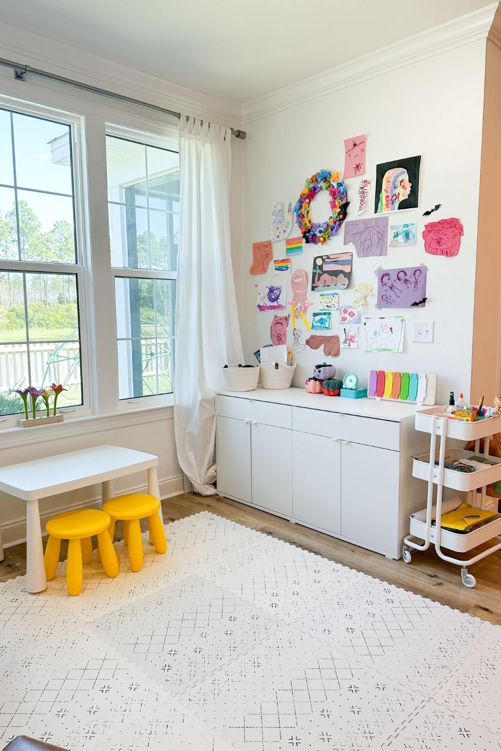 10 Minimalist Furniture Pieces for Small Spaces - Minimal & Modern - Simple And Minimalist Furniture Investment For Small Spaces On A Budget